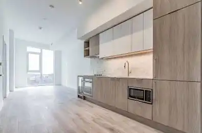 2020 Bathurst Street Unit# 903 Toronto C03 Ontario M5P 0A6