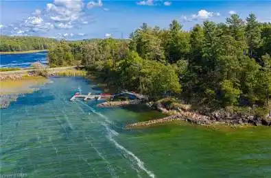 345 THOUSAND ISLANDS Parkway Front of Leeds & Seeleys Bay Ontario 