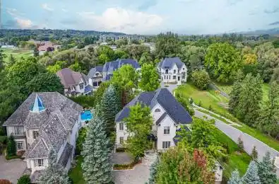 198 Kennedy Street Aurora Ontario L4G 2L7