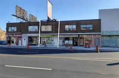 2635 Eglinton Avenue Toronto W03 Ontario M6M 1T6