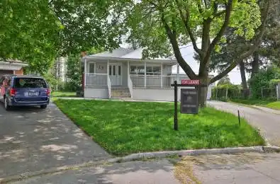 14 Woodridge Court Toronto W04 Ontario M6M 4G1