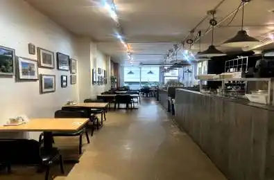 810 College Street Toronto C01 Ontario M6E 1A5