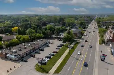 15461 YONGE Street Aurora Ontario L4G 1P3