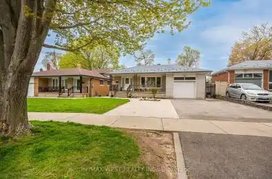 17 Forest Path Court Toronto W10 Ontario M9V 1L4