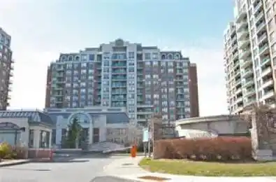 330 Red Maple Road Unit# PH8 Richmond Hill Ontario L4C 0T6