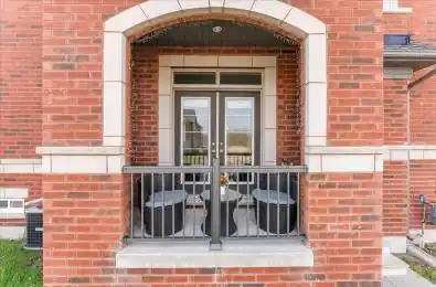 2560 Bandsman Crescent Oshawa Ontario L1L 0M2