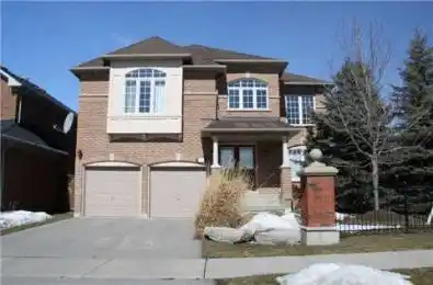2 Twin Streams Road Whitby Ontario L1P 1P1