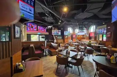 803 King Street Toronto C01 Ontario M5V 1N4