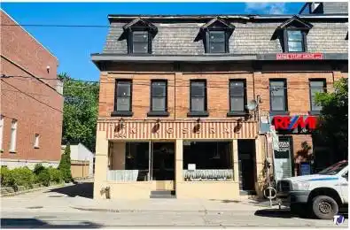 498 King Street Unit# 1 Toronto C08 Ontario M5A 1M1