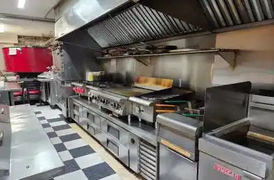 372 Queen Street Toronto C08 Ontario M5A 1T1