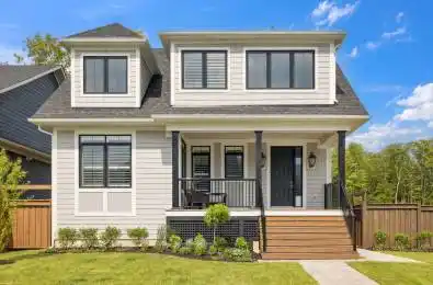 114 Courtland Street Blue Mountains Ontario L9Y 4E2