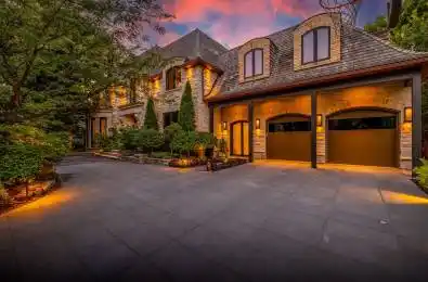 6 Bayview Wood Toronto C12 Ontario M4N 1R7