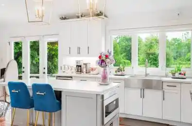 11 Hedge Road Georgina Ontario L0E 1R0