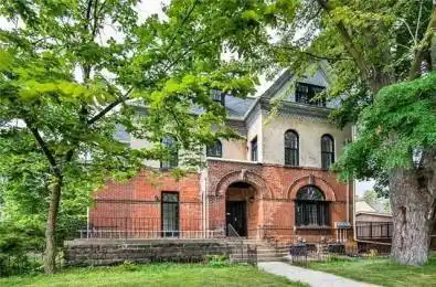 128 Mount Pleasant Road Unit# Unit 3 Toronto C09 Ontario M4W 2S4