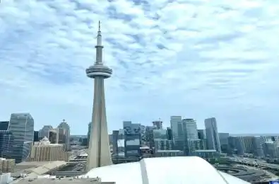 3 Concord Cityplace Way Unit# 4810 Toronto C01 Ontario M5V 0X4