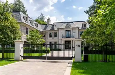 19 Country Lane Toronto C12 Ontario M2L 1E1