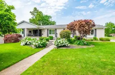 18 Tetbury Crescent Toronto C13 Ontario M3A 3G3