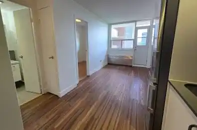 230 Oak Street Unit# 1005 Toronto C08 Ontario M5A 2E2