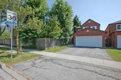 100 Nettlecreek Crescent Toronto E07 Ontario M1V 4K9