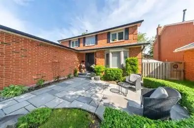 6 Larkin Avenue Markham Ontario L3P 4R2