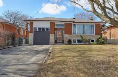 30 Moynes Avenue Toronto W07 Ontario M8Y 3B8
