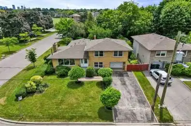 35 Lissom Crescent Toronto C07 Ontario M2R 2P2