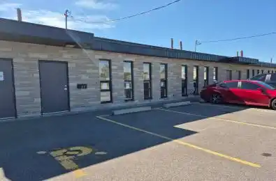 17 Capital Drive Tanglewood - Grenfell Glen - Pineglen Ontario K2G 0E7