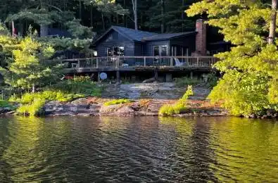 61 Island 26LM Island Gravenhurst Ontario P1P 1R2