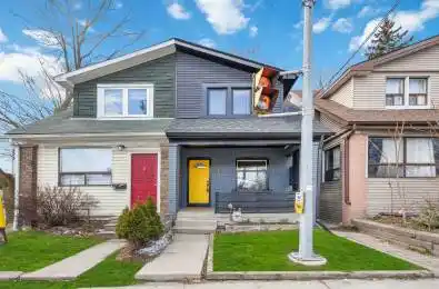 360 Coxwell Avenue Unit# A Toronto E01 Ontario M4L 3B7