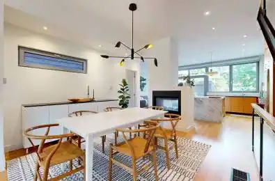 33 Manchester Avenue Toronto W02 Ontario M6G 1V4