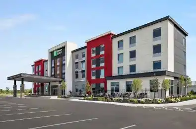 28610 Centre Road Unit# D2 Strathroy Caradoc Ontario N7G 3H6