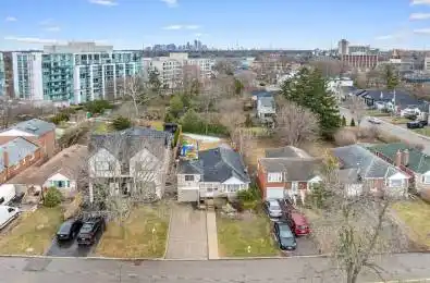 23 Allingham Gardens Toronto C06 Ontario M3H 1X7