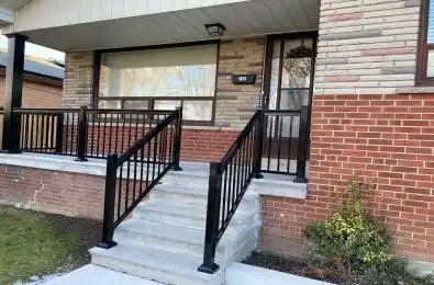 105 Hallsport Crescent Toronto W05 Ontario M3M 2K5