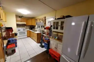 944 Midland Avenue Toronto E04 Ontario M1K 4G3
