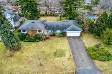 272 PINEHURST Drive Oakville Ontario L6J 4X3