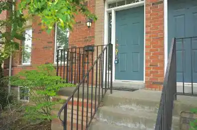 17 Overlea Boulevard Toronto C11 Ontario M4H 1R4