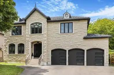 8 Duncombe Boulevard Toronto E08 Ontario M1M 3A5