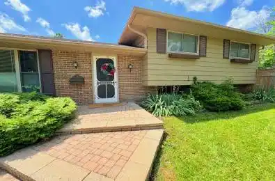 323 Lindan Avenue Selwyn Ontario K9L 1K9
