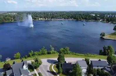 63 EDGEWATER Boulevard Peterborough East Ontario K9H 1A4