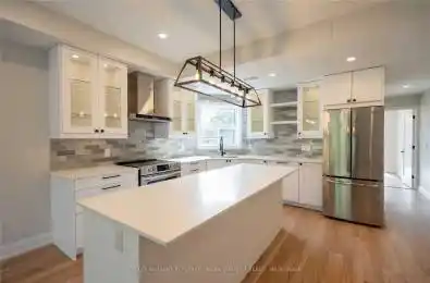 12 Montrose Avenue Unit# Upper Unit Toronto C01 Ontario M6J 2T7