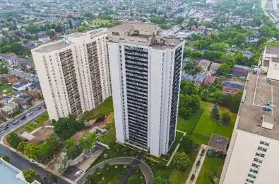 370 Ridelle Avenue Unit# 2106 Toronto W04 Ontario M6B 4B4