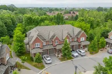 692 Wendy Culbert Crescent Newmarket Ontario L3X 0A4