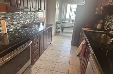50 Elm Drive Unit# 1902 Mississauga Ontario L5A 3X2