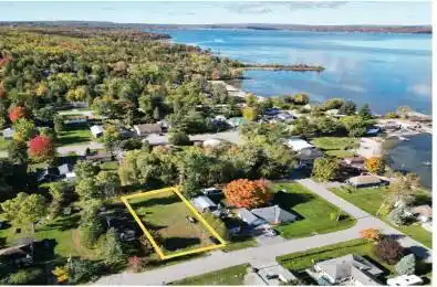 136 Limestone Road Tay Ontario L0K 1R0