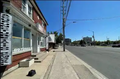 37 Dundas Street Mississauga Ontario L5B 1H2