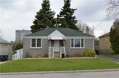 272 Richard Clark Drive Toronto W05 Ontario M3M 1W4