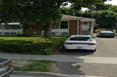 3429 Queenston Drive Mississauga Ontario L5C 2G5
