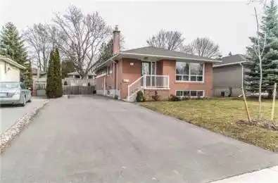 61 Aurora Heights Drive Unit# MAIN Aurora Ontario L4G 2W6