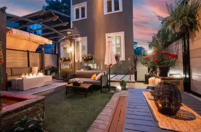 1837 Gerrard Street Toronto E02 Ontario M4L 2B6
