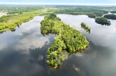 000 Graceys Island N/A Frontenac Ontario K0H 2P0